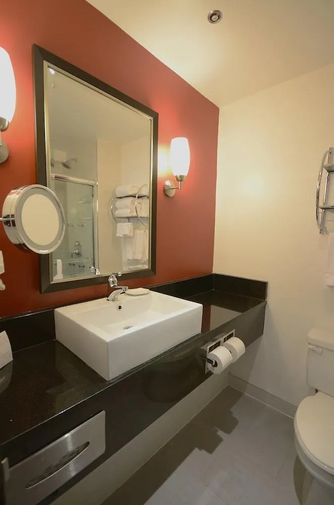 **** Hotel Armon Plaza Montreal Airpt, Trademark Collection By Wyndham Canada