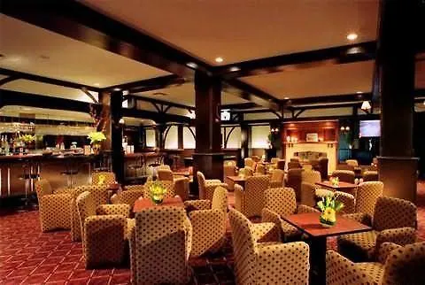 Armon Plaza Montreal Airpt, Trademark Collection By Wyndham Hotel