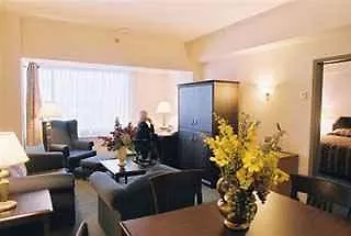 Hotel Armon Plaza Montreal Airpt, Trademark Collection By Wyndham
