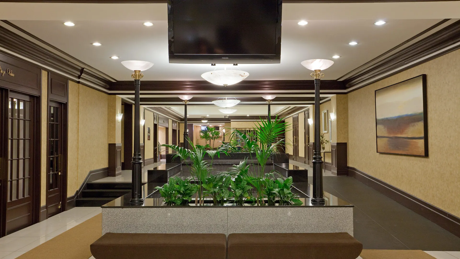 Armon Plaza Montreal Airpt, Trademark Collection By Wyndham
