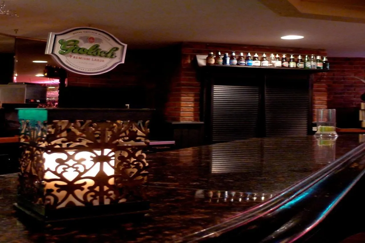 Armon Plaza Montreal Airpt, Trademark Collection By Wyndham Canada