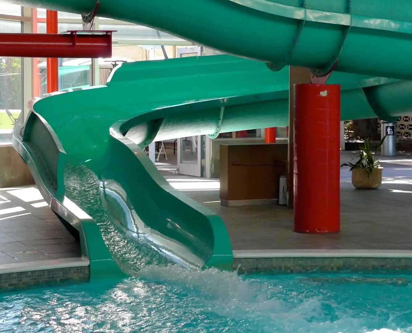 Hotel Armon Plaza Montreal Airpt, Trademark Collection By Wyndham