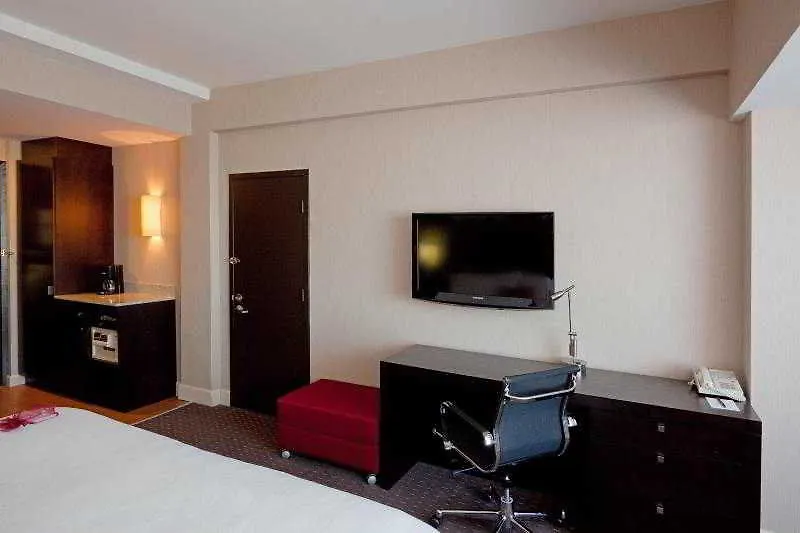 **** Hotel Armon Plaza Montreal Airpt, Trademark Collection By Wyndham Canada