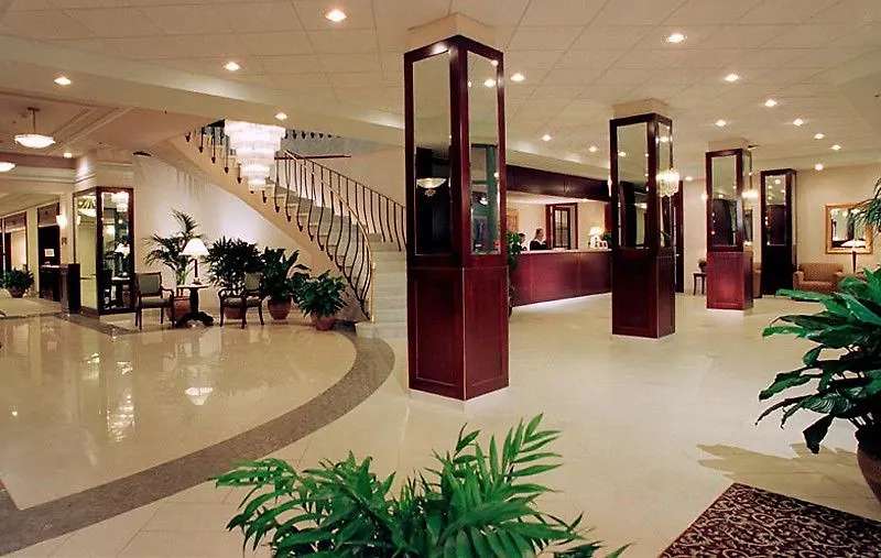 Armon Plaza Montreal Airpt, Trademark Collection By Wyndham Canada